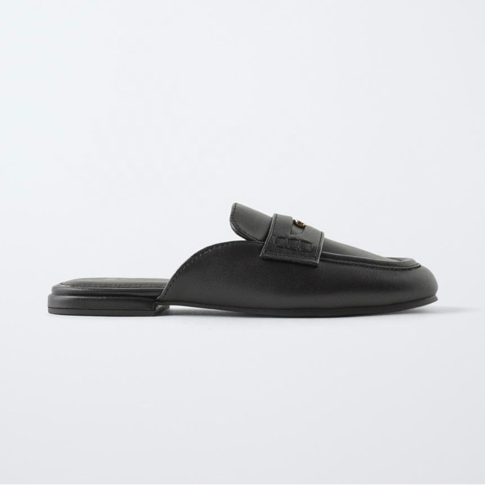 ZARA METAL DETAIL MULE
Color: Black * Size: 37